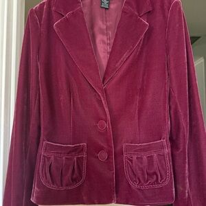 Luxurious Velvet Blazer in Rich Burgundy